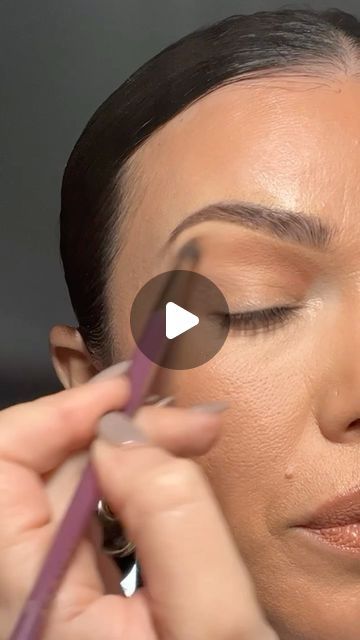 Eyeshadow For Beginners, New Makeup Trends, Hip Style, Glam Look, Hooded Eyes, Eye Makeup Tips, Natural Eye Makeup, Eyeshadow Tutorial, Makeup For Brown Eyes