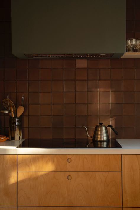 Plykea birch plywood kitchen fronts paired with circular semi-recessed handles, to customise an IKEA kitchen 🖤. All using IKEA Metod or Sektion cabinets.

Owners Ryan & Kort told us "We love early modernism and felt that the simplicity of the home required simplicity in materials. We love the historic use of birch ply in many historic modernist homes."

#plywoodkitchen #birchplywood #plywood #ikeahack #kitchenideas #kitchentrends

📷 Kort Haven Ply Kitchen Cabinets, Painted Plywood Cabinets, Birch Plywood Kitchen, Sektion Cabinets, Ikea Kitchens, Plywood Kitchen, Plywood Interior, Ikea Kitchen Cabinets, Plywood Cabinets