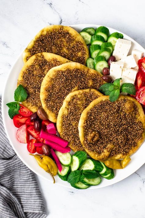 Za'atar Manakish Manakish Recipe, Arabic Breakfast, Mediterranean Breakfast, Middle East Recipes, Lebanese Recipes, Ground Meat, Healing Food, Dough Recipe, Spice Mixes