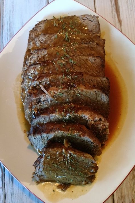 Braised Bottom Round Roast, Bottom Round Roast Oven, Round Roast Recipes, Bottom Round Roast Recipes, Bottom Round Roast, Beef Braised, Braising Recipes, Perfect Pot Roast, Prime Beef