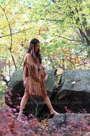 diy pocahontas costume Diy Princess Costume, Native American Woman, Costume Tutorial, Hallowen Costume, Diy Halloween Costume, American Princess, Native American Peoples, Costume Diy, Princess Costume