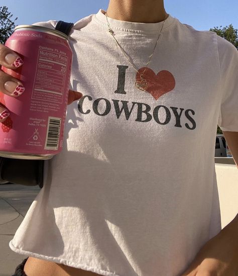 #fit #ootd #babytees #outfits #outfitinspiration #summeroutfit #aestheticclothes #aesthetic #ilovecowboys Kawaii Crop Top, Buckle Bunny, Cowboy Aesthetic, Cowgirl Aesthetic, Clothes Casual, Country Concerts, Vintage Americana, Y2k Clothes, Top Streetwear