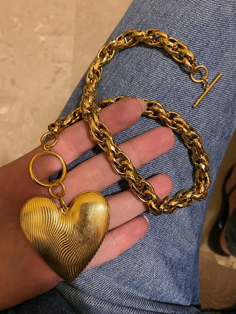 Big Heart Necklace, Heart Necklace Gold, Gold Bracelet Simple, Indie Jewelry, Office Wear Women, Heart Choker, Bracelets Gold, Large Heart, Women Office