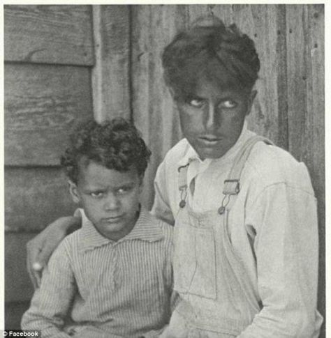 You thought that only "white" people lived in Appalachia? So did I! But think again we were both wrong! Appalachian People, American History Timeline, Carolina Do Norte, History Of Earth, African Ancestry, Black Indians, Indigenous Americans, White People, Black Culture