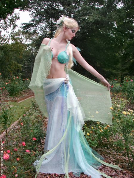 Water Faerie Costume This would need a lot more to it before I'd wear it Water Costume Ideas, Water Nymph Costume, Water Fairy Outfit, Water Faerie, Water Fairy Costume, Water Costume, Water Fairies, Faerie Costume, Princess Tutu Dresses