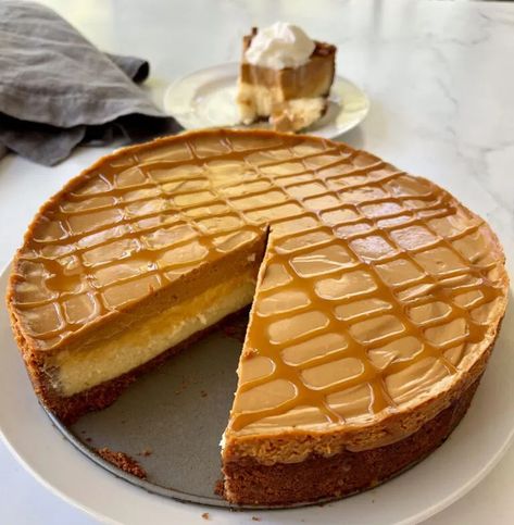 Easy Mexican Cheesecake Recipe With Dulce De Leche - joinmeinthekitchen.com Cajeta Desserts, Mexican Cheesecake Recipe, Mexican Cheesecake, Easy Delicious Dessert, Holiday Cheesecake, Cheesecake Trifle, Crumb Cake Recipe, Yummy Desserts Easy, White Platter