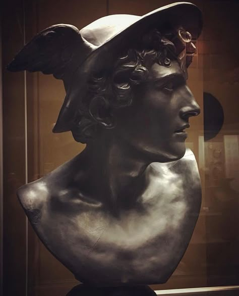 Hermes God Statue, Mercury Sculpture, Hermes Painting, Hermes Sculpture, Mercury God, Hermes And Apollo, Greek God Sculptures, Hermes God, Hermes Aesthetic