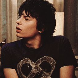 lugar onde pessoas iludidxs vem pra se iludir muito mais 🧚🏻‍♀️🧚🏻‍… #fanfic # Fanfic # amreading # books # wattpad Rodrick Heffley, Devon Bostick, Diary Of A Wimpy, Diary Of A Wimpy Kid, Wimpy Kid, Ideal Boyfriend, Emo Guys, Zoo Wee Mama