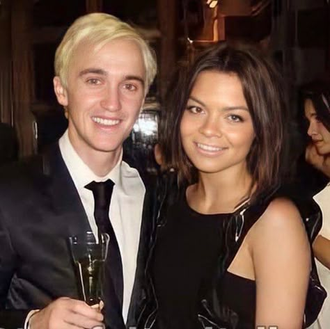 Draco Malfoy And Pansy Parkinson, Draco And Pansy, Darry Memes, Scarlett Byrne, Draco Hermione, Iconic People, Potter Wallpaper, Hogwarts Dr, Pansy Parkinson