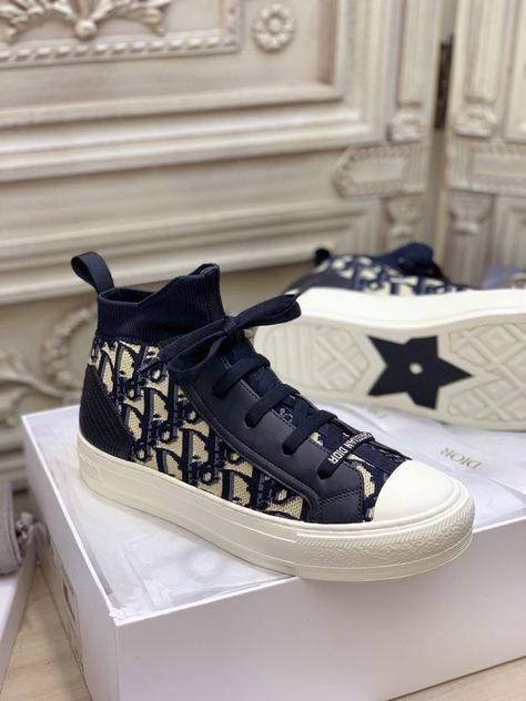 Walk'n'dior Sneaker, Walk N Dior Sneakers Outfit, Dior Walk N Dior Sneakers, Dior Sneakers Outfit, Walk N Dior Sneakers, Tenis Dior, Jordan Dior, Dior Sport, Fashion Walk