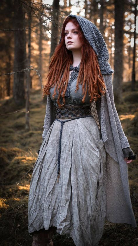 Pagan Clothing, Strega Fashion, Fair Outfits, Estilo Hippy, Estilo Hippie, Witch Fashion, Witchy Fashion, Witch Outfit, Medieval Clothing