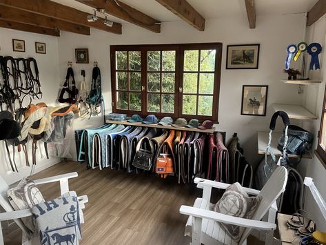 Dream Tack Room Equestrian, Tack Room Lounge, Beautiful Tack Room, Modern Tack Room, White Tack Room, Stable Tack Room Ideas, Horse Tack Up Area, Tack Room Design Ideas, Aesthetic Tack Room