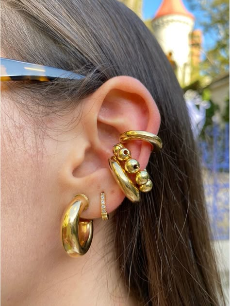 Asymmetric Earrings, Chunky Gold Jewelry, Style Scrapbook, Luxe Jewelry, Jewelry Fashion Trends, Ear Cuffs, Jewelry Business, Jewelry Inspo, Ear Jewelry