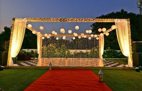 Photo By Palkhi Banquet & Lawn - Venues Outdoor Banquet Ideas, Lawn Decor Ideas For Party, Lawn Reception Decor, Sangeet Floor Stage, Reception Lawn Decorations Indian, Lawn Reception Decor Indian, Sangeet Stage Outdoor, Lawn Stage Decoration, Outdoor Lawn Wedding