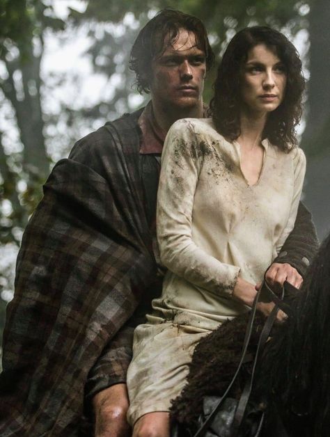 Claire Outlander, Outlander Style, Gabaldon Outlander, James Fraser Outlander, Outlander Characters, Outlander Claire, Outlander Season 1, The Outlander, Outlander 3