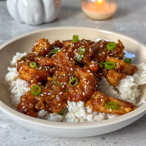 Honey Garlic Shrimp Recipe (Easy One Pot Meal) Shrimp Recipe Easy, Chicken Caesar Salad Recipe, Honey Garlic Shrimp, Healty Dinner, Honey And Soy Sauce, Caesar Salad Recipe, Honey Garlic Sauce, One Pot Meal, Baked Shrimp