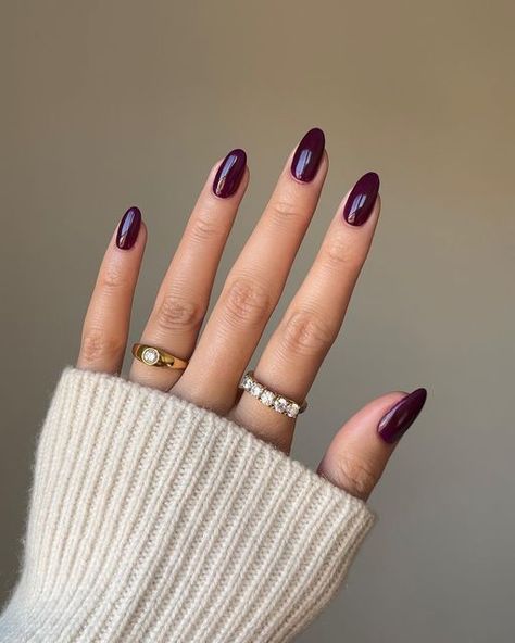 Nails Inspo Winter 2023, Winter Purple Nails, Winter Nails Purple, Purple Gel Nails, Solid Color Nails, One Color Nails, Coffin Press On Nails, Nail Ring, Winter Nail Designs