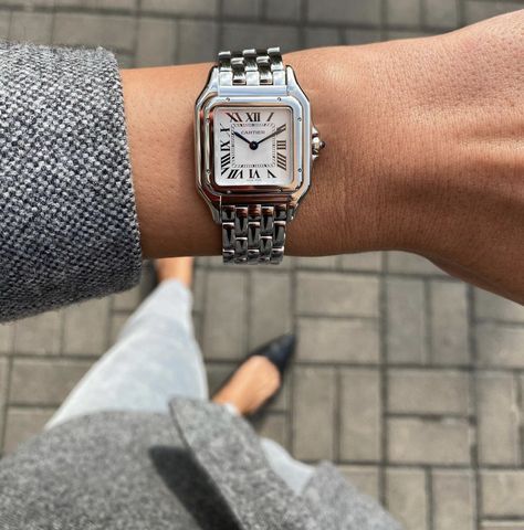 Cartier Panthere de Cartier Watches Cartier Watches Women, Casio Vintage, Classy Watch, Trendy Watches, Business Board, Vintage Watches Women, Cartier Panthere, Cartier Watch, Womens Watches Luxury