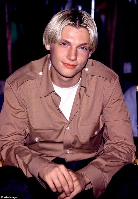 Young Nick Carter 90’s 💕 90s Nick, 1d Songs, Backstreet Boy, Flat Top Haircut, Grey Hair Dye, Brian Littrell, Kevin Richardson, Interesting Story, Black Hair With Highlights