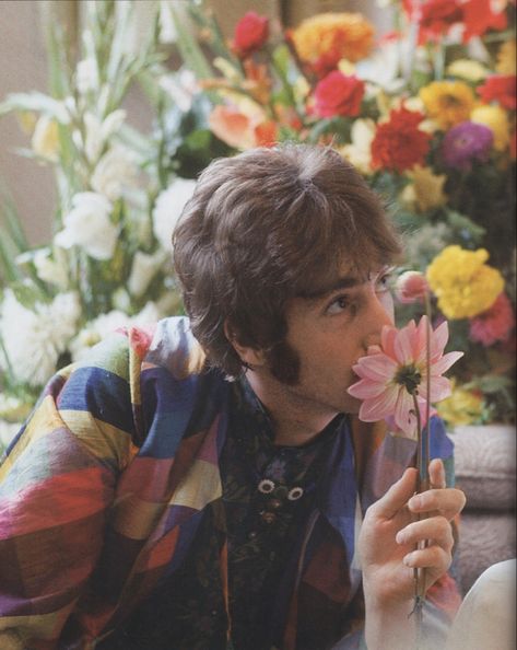 John Lennon Aesthetic, John Lennon Fashion, Jhon Lennon, Beatles Fashion, Paul Is Dead, John Lemon, Beatles Wallpaper, Lennon And Mccartney, Beatles Photos