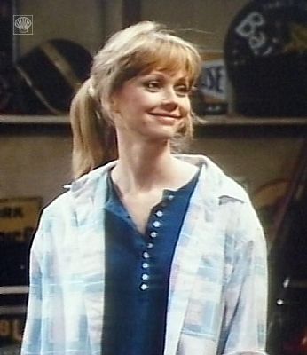 I've always thought Shelley Long's been given a bum rap. Diane Cheers, Diane Chambers, Danielle Brisebois, Shelly Long, Shelley Long, Linda Kozlowski, Cheers Tv Show, Cheers Tv, Kathleen Turner