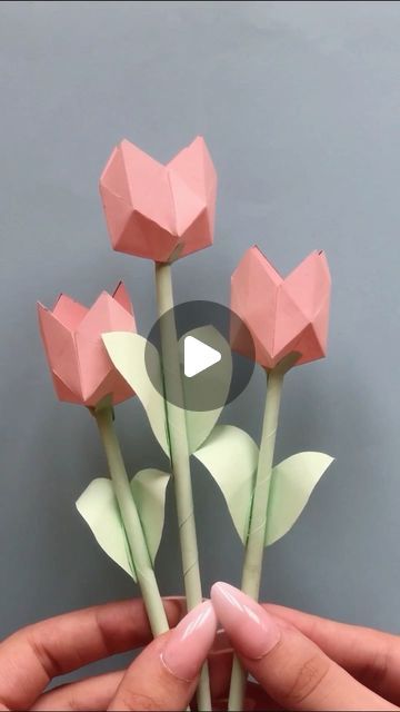 Flower Made From Paper, Flowers From Craft Paper, Paper Crafts Diy Flower, Flower Cardboard Craft, 3d Paper Crafts Diy Projects, 3d Flower Paper Craft, Cute Paper Flowers Diy Crafts, Kids Flower Craft, How To Make 3d Flowers