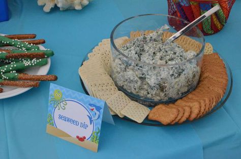 Ocean Friends Under the Sea | Party Printables and styling by That Party Chick visit www.thatpartychick.net Seaweed Dip, Beach Party Food, Sea Birthday Party Ideas, Mermaid Party Food, Finding Dory Party, Fishing Theme Party, Birthday Under The Sea, Dory Party, Bubble Guppies Birthday Party