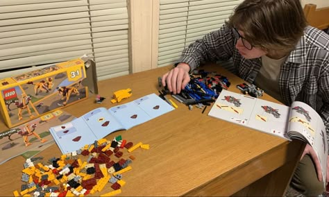 Gaming With Boyfriend, Video Game Date Night Aesthetic, Gaming Date Night Aesthetic, Nerdy Date Ideas, Cute Aesthetic Date Ideas, Nerd Bf Aesthetic, Lego Boyfriend, Video Game Date, Cute Aesthetic Dates