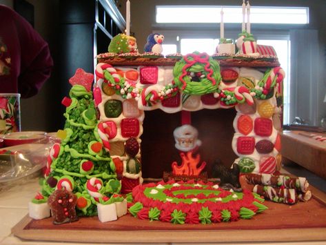 gingerbread house fireplace Gingerbread Fireplace, House Fireplace, Cracker House, Cool Gingerbread Houses, Ginger House, Gingerbread House Parties, Clay Christmas Decorations, Gingerbread House Designs, Gingerbread Village