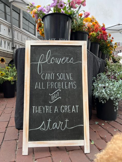 Small Floral Shop Ideas, Floral Market Display, Flowers For Sale Sign, Florist Chalkboard Ideas, Fresh Flower Sign, Farmers Market Flower Display Ideas, Flower Shop Marketing Ideas, Roadside Flower Stand Diy, Flower Shop Chalkboard Ideas