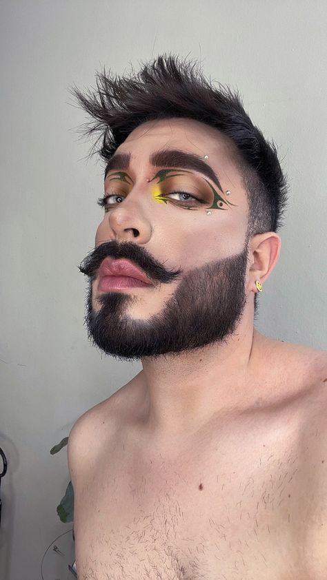 Renfest Makeup, Men With Makeup, Men’s Makeup, Male Makeup Looks, Drag Aesthetic, Mens Makeup, Gay Makeup, Men Makeup, Egyptian Men