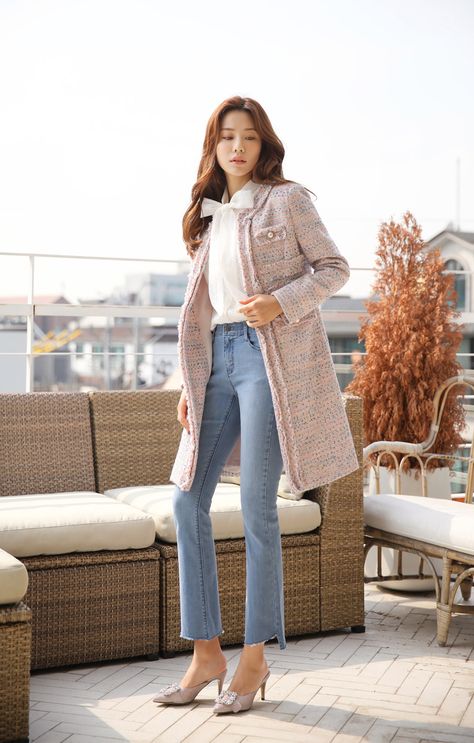 Tweed Outfits, Long Tweed Coat, Plain Coats, Fashion Blouses, Outwear Fashion, Elegant Outfit Classy, Floral Lace Blouse, Tweed Coat, Tops Fashion