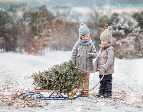 Snow Photoshoot, Winter Portraits, Snow Photography, Christmas Shoot, Christmas Mini Sessions, Winter Photoshoot, Christmas Activities For Kids, Winter Photo, Winter Photos