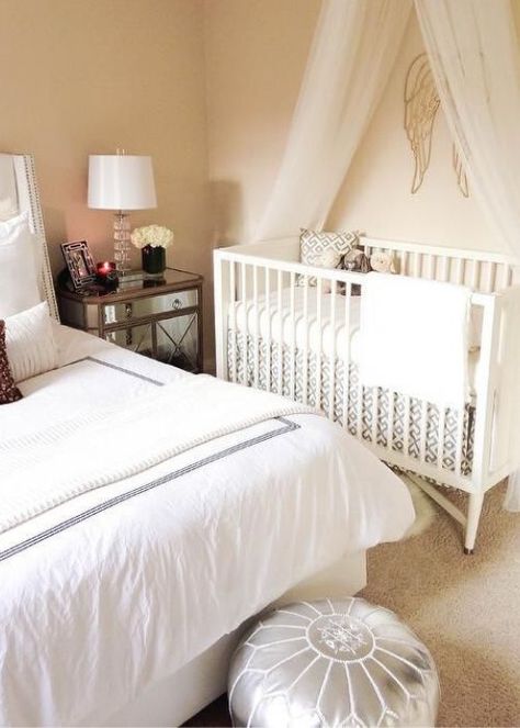 If you are in the midst of decorating a shared nursery, these 17 Shared Nursery Ideas will give you the design inspiration to create a space that is practical, smart and chic. Shared Baby Rooms, Small Guest Rooms, Shared Nursery, Nursery Guest Room, Small Guest Room, Parents Room, How To Dress A Bed, Shared Bedroom, Shared Room