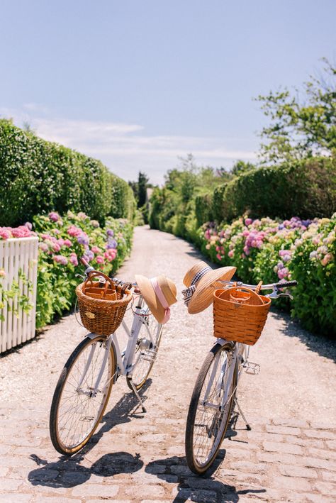 Marthas Vineyard Aesthetic, Nantucket Aesthetic, Cape Cod Aesthetic, Hamptons Aesthetic, New England Aesthetic, Julia Berolzheimer, Spring Mood, Gal Meets Glam, Marthas Vineyard