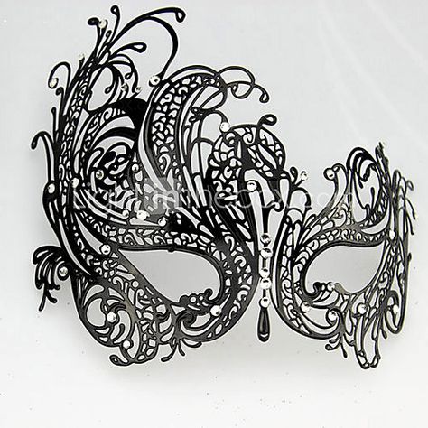 Mascarade Sweet 16, Swan Mask, Masquerade Mask Women, Women Winter Hats, Fancy Black Dress, Steampunk Outfits, Masquerade Ball Mask, Venetian Masquerade Masks, Haunted House Props