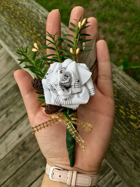 Book Page Boutonniere, Diy With Sheet Music, Wedding Ideas Music Theme, Musical Themed Wedding, Musical Theme Wedding, Paper Corsage Diy, Paper Flower Boutonniere, Music Theme Wedding Ideas, Paper Corsage