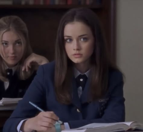 I Have To Study, Make Me Feel Better, Paris Geller, 2000s Girl, Team Logan, Alexis Bledel, Rory Gilmore, Tv Girls, To Study