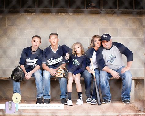 Baseball Themed Family Pictures, Baseball Theme Family Photo Shoot, Sport Family Photoshoot, Baseball Field Family Photoshoot, Family Sports Pictures, Sibling Baseball Pictures, Baseball Family Photoshoot, Family Baseball Photoshoot, Baseball Family Pictures