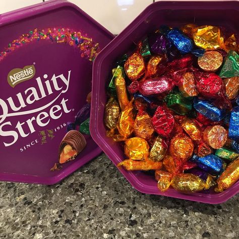 Quality Street Chocolates Aesthetic, Quality Street Chocolates, British Childhood Food, Quality Streets Chocolates, Chocolate Drawing, Chocolate Tumblr, British Candy, British Chocolate, British Sweets