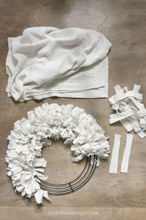 Cloth Wreath, Drop Cloth Projects, Make A Wreath, Easy Diy Wreaths, Wire Wreath Frame, Material Wreaths, Drop Cloth Curtains, Door Wreaths Diy, Diy Christmas Wreaths