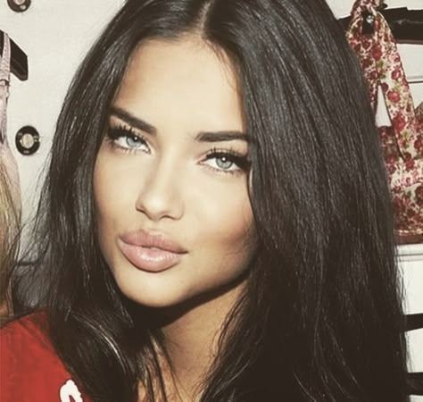 Iconic Adriana Lima, Full Face Makeup Aesthetic, Adriana Lima Smokey Eye, Adriana Lima Subliminal Results, Younger Makeup Look, Adriana Lima 80s, Adriana Lima Face Morph, Adriana Lima Eye Makeup, Adriana Lima Rares