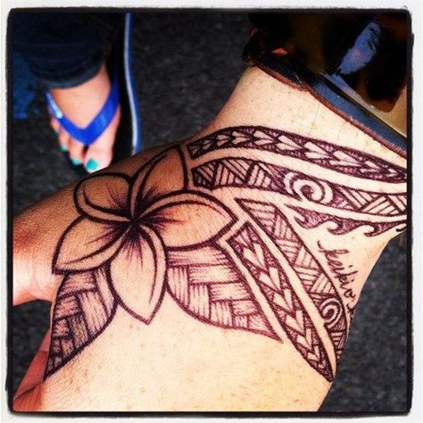 hand tattoo Maori Tattoo Frau, Polynesian Tattoo Meanings, Ta Moko Tattoo, Plumeria Tattoo, Polynesian Tattoos Women, Maori Tattoos, Polynesian Tattoo Designs, Anklet Tattoos, Samoan Tattoo