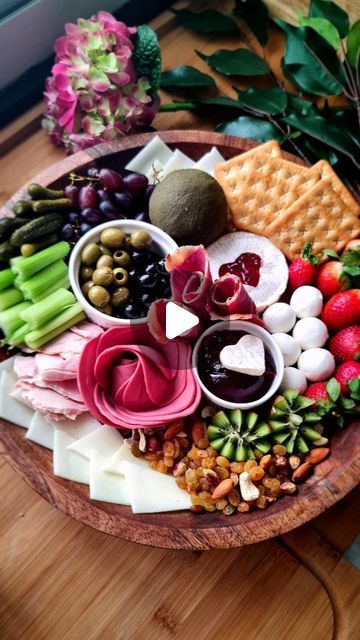 Semiha Mohammed on Instagram: "Looking for something simple and special for date night or a picnic? A charcuterie board is a great idea! It's delicious and easy to put together ❤️. You can include a variety of items such as: - Cheeses: Brie, cheddar, gouda, blue cheese, goat cheese - Fruits: Grapes, sliced apples, figs, berries, kiwi - Veggies: Cherry tomatoes, cucumber slices, baby carrots, celery - Meats: Turkey slices, chicken slices, beef slices, salami, mortadella - Dried fruits: Apricots, cranberries, raisins, figs - Nuts: Almonds, walnuts, pistachios - Crackers: Assorted varieties for pairing with cheeses and spreads - Spreads: Honey, fig jam, labneh - Extras: Olives, pickles, dark chocolate squares Mix and match to create a beautiful spread for any occasion! 🧀🍇🥖 #charcuterie Turkey Slices, Sliced Apples, Cucumber Slices, Carrots Celery, Chicken Slices, A Charcuterie Board, Charcuterie Cheese, Chocolate Squares, Fig Jam