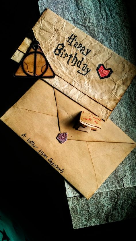 Harry Potter Gifts For Boyfriend, Harry Potter Theme Birthday Card, Harry Potter Paper Crafts Diy, Harry Potter Thank You, Birthday Card Ideas Harry Potter, Harry Potter Themed Presents, Harry Potter Theme Gifts, Harry Potter Themed Gifts Diy, Harry Potter Gifts For Adults