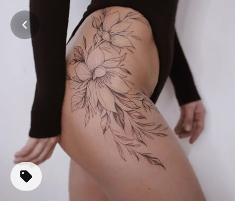 Boho Hip Tattoo, Lotus Flower Hip Tattoo, Floral Side Hip Tattoo, Wild Flower Hip Tattoo, Botanical Hip Tattoos Women, Hip Bone Flower Tattoo, Big Flower Hip Tattoo, Flying Phoenix Tattoo, Tattoo Bein Frau