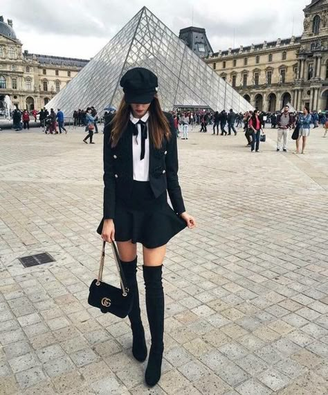 Looks parisinos que te llenarán de seguridad. Pretty Winter Outfits, Crazy Outfits, Winter Chic, Paris Outfits, Cute Winter Outfits, Outfits Winter, Looks Chic, Mode Inspo, Casual Winter Outfits