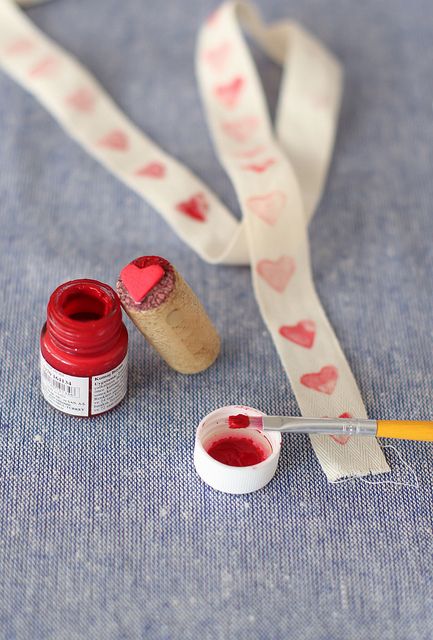 Foam Stickers, Folding Origami, Valentines Decor, Heart Stamp, Cork Crafts, Wine Cork, Diy Projects To Try, Be My Valentine, Diy Inspiration