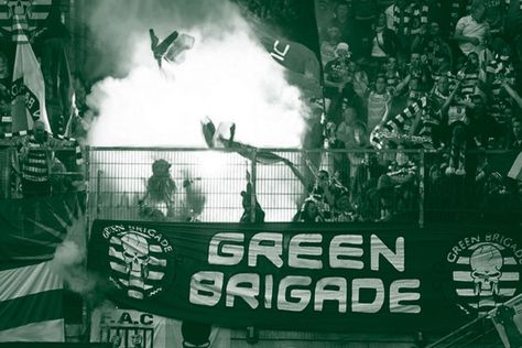 Green Brigade | The Celtic Footsoldiers Green Brigade, Celtic Images, Celtic Football Club, Glasgow Green, Celtic Football, Celtic Legends, Images Of Ireland, Celtic Green, Glasgow Celtic