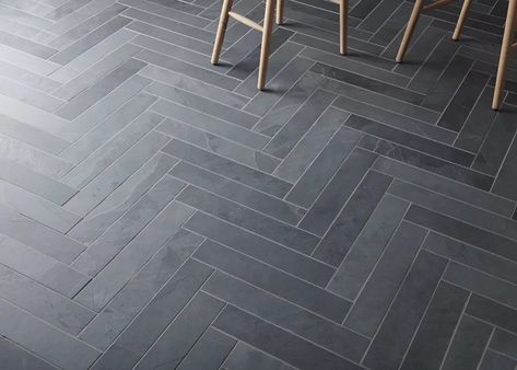 Chevron Tiles Floor, Black Herringbone Tile, Slate Floor Kitchen, Herringbone Tiles, Modern Floor Tiles, Slate Kitchen, Black Tile Bathrooms, Herringbone Tile Floors, Mudroom Flooring